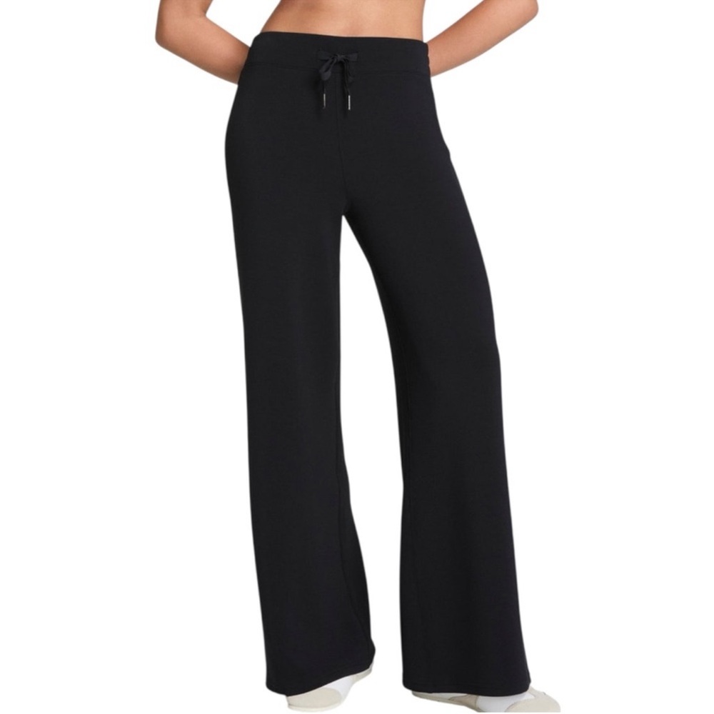 BNWT SPANX AirEssentials Wide Leg Pant size Small in Black